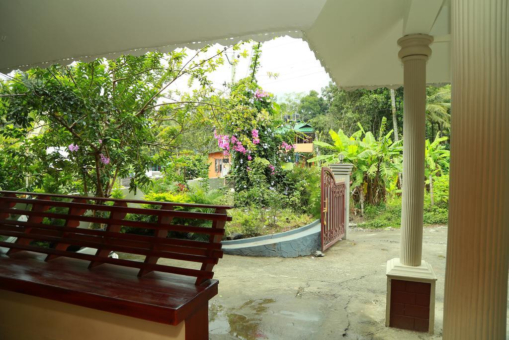 Ferndale Homestay Текади Екстериор снимка