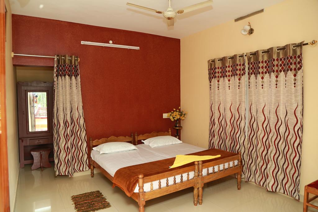 Ferndale Homestay Текади Екстериор снимка