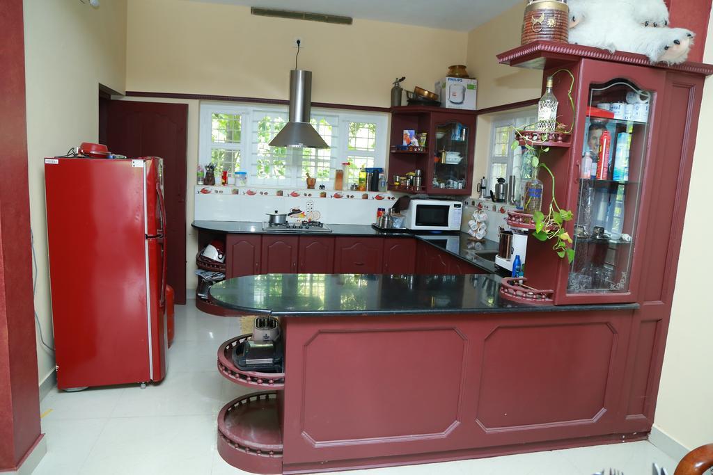 Ferndale Homestay Текади Екстериор снимка